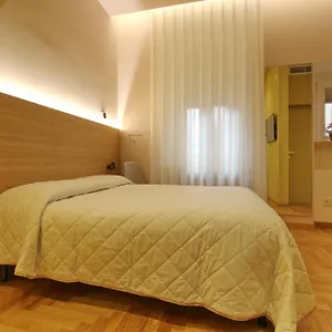 dea-rome-suites.it-romehotels.com/